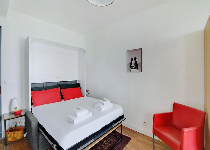 Charming 2p - Canal St Martin Meaux Apartament